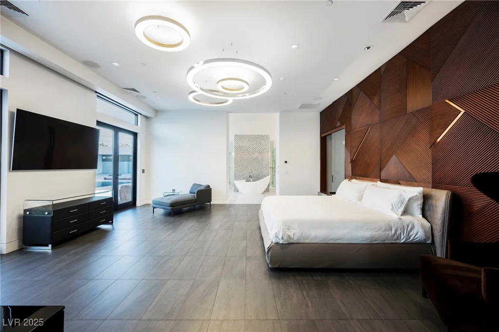 7815 La Madre, Las Vegas, NV 89149