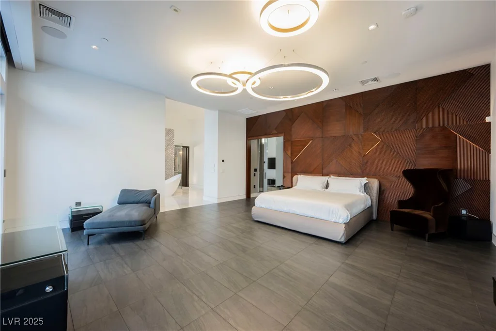 7815 La Madre, Las Vegas, NV 89149
