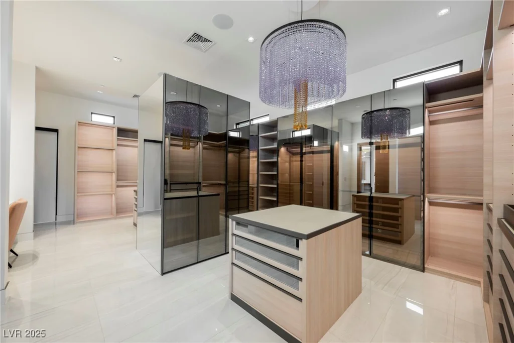 7815 La Madre, Las Vegas, NV 89149