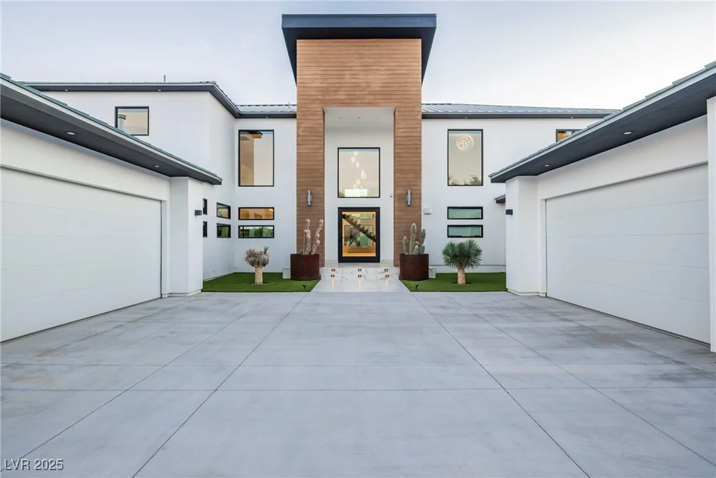 7815 La Madre, Las Vegas, NV 89149