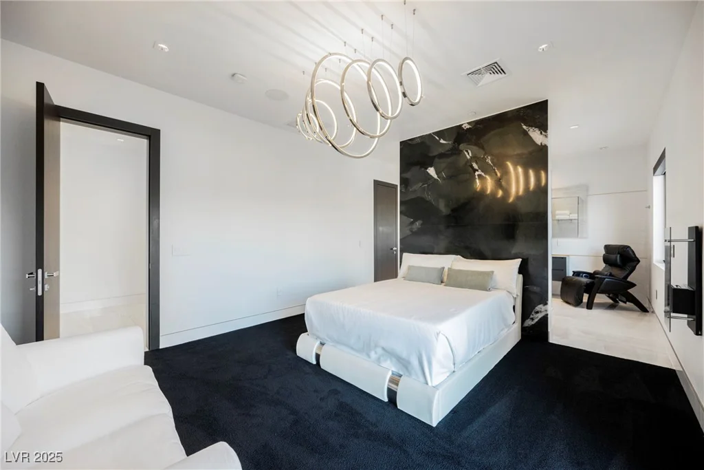 7815 La Madre, Las Vegas, NV 89149