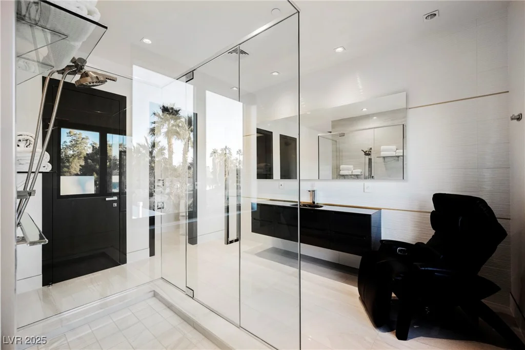 7815 La Madre, Las Vegas, NV 89149