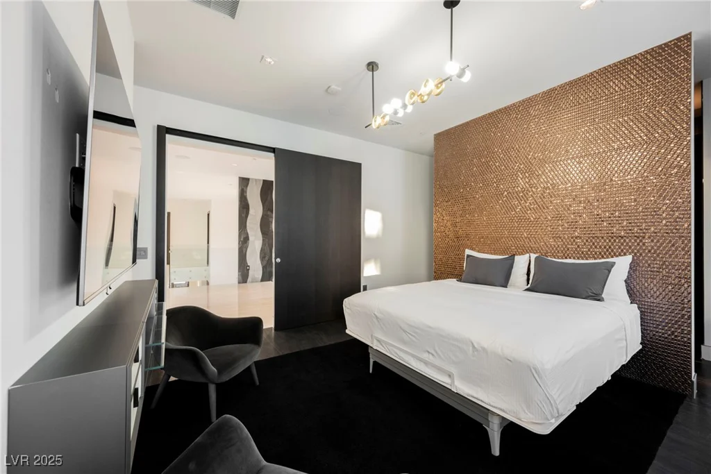 7815 La Madre, Las Vegas, NV 89149