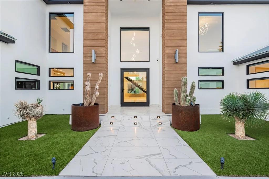 7815 La Madre, Las Vegas, NV 89149