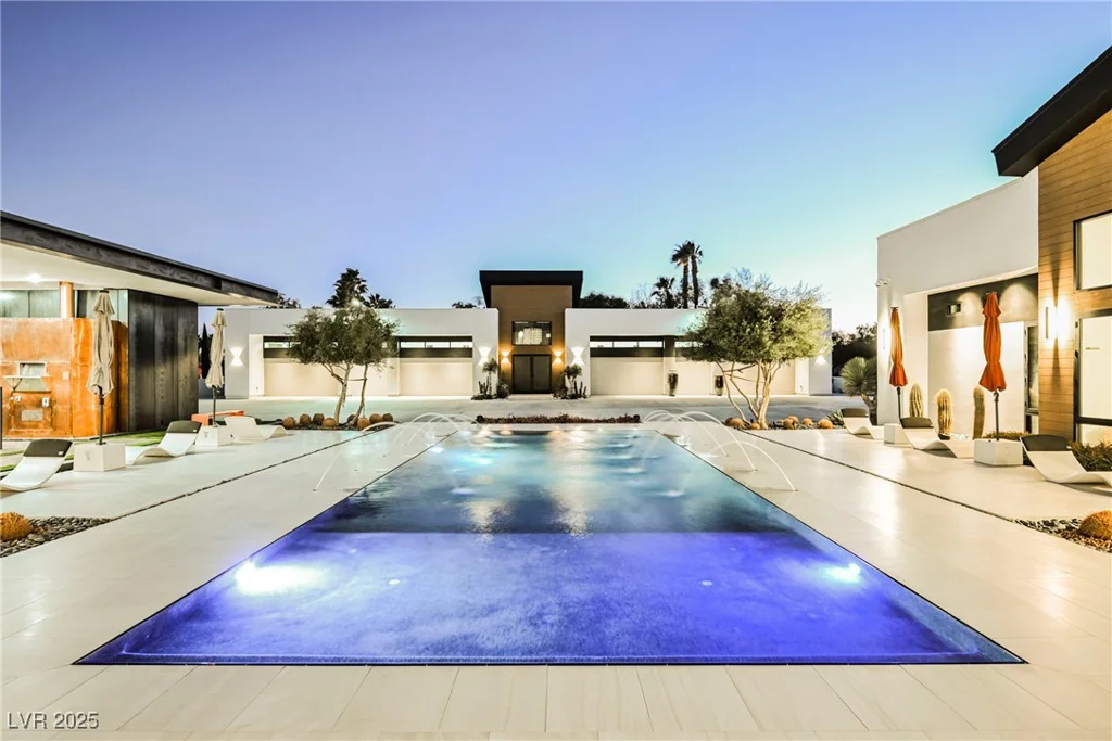 7815 La Madre, Las Vegas, NV 89149