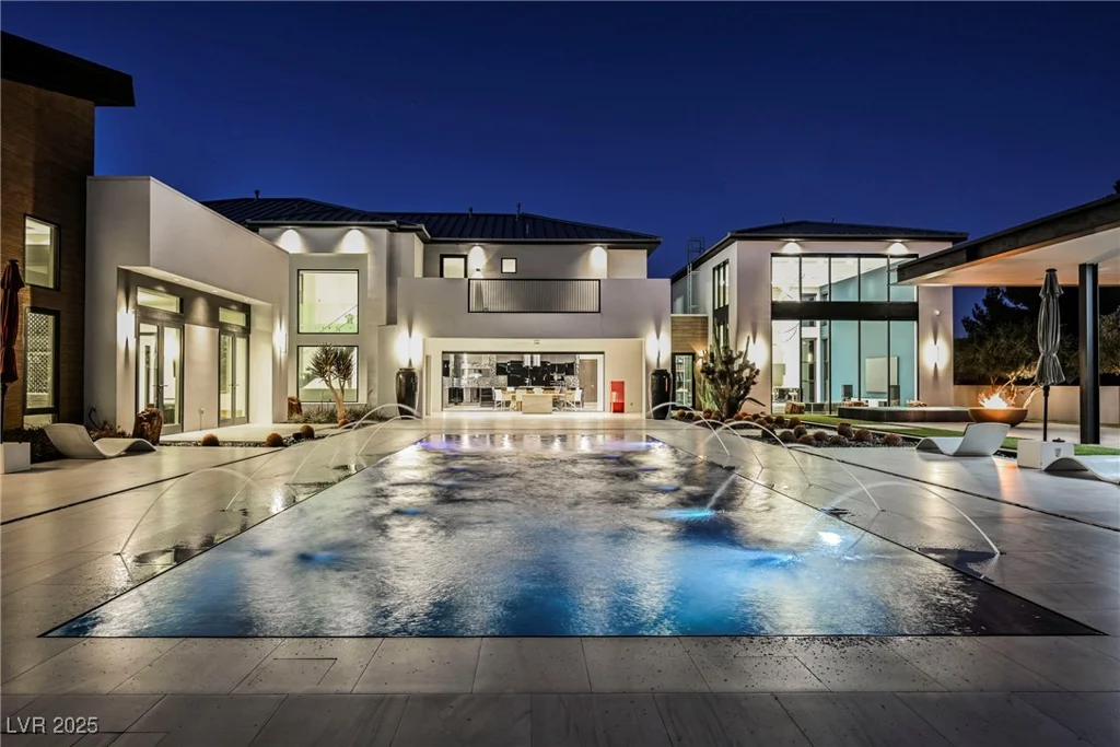 7815 La Madre, Las Vegas, NV 89149