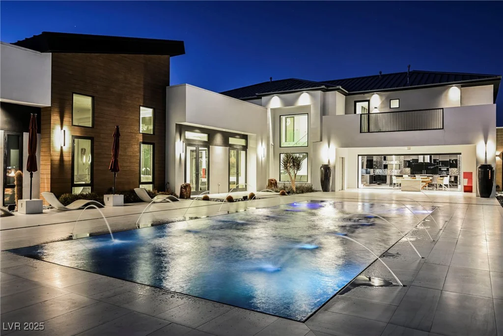 7815 La Madre, Las Vegas, NV 89149