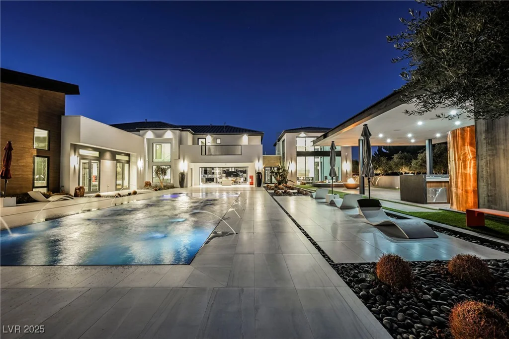 7815 La Madre, Las Vegas, NV 89149