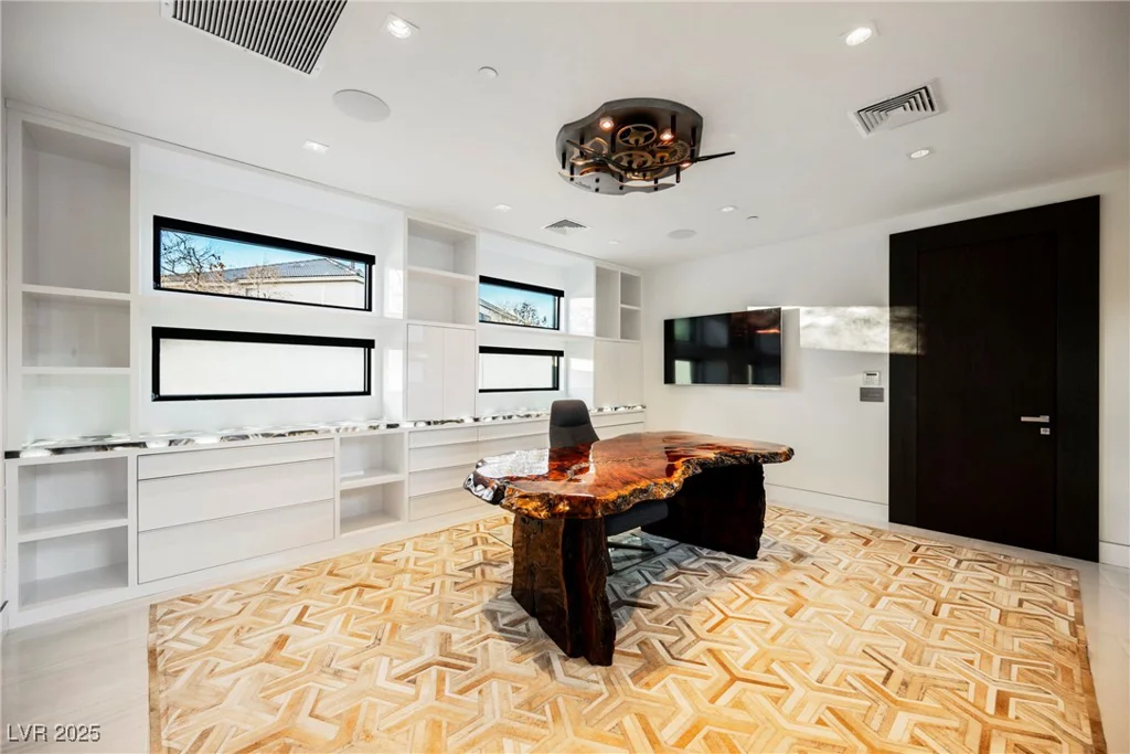 7815 La Madre, Las Vegas, NV 89149