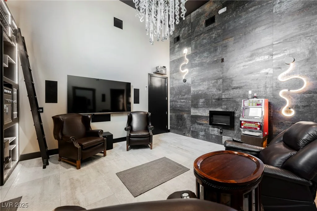 7815 La Madre, Las Vegas, NV 89149