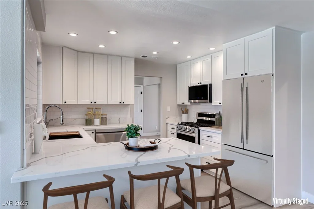 360 Kimberly, Henderson, NV 89015