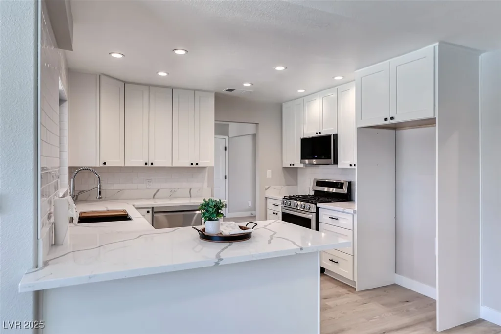 360 Kimberly, Henderson, NV 89015
