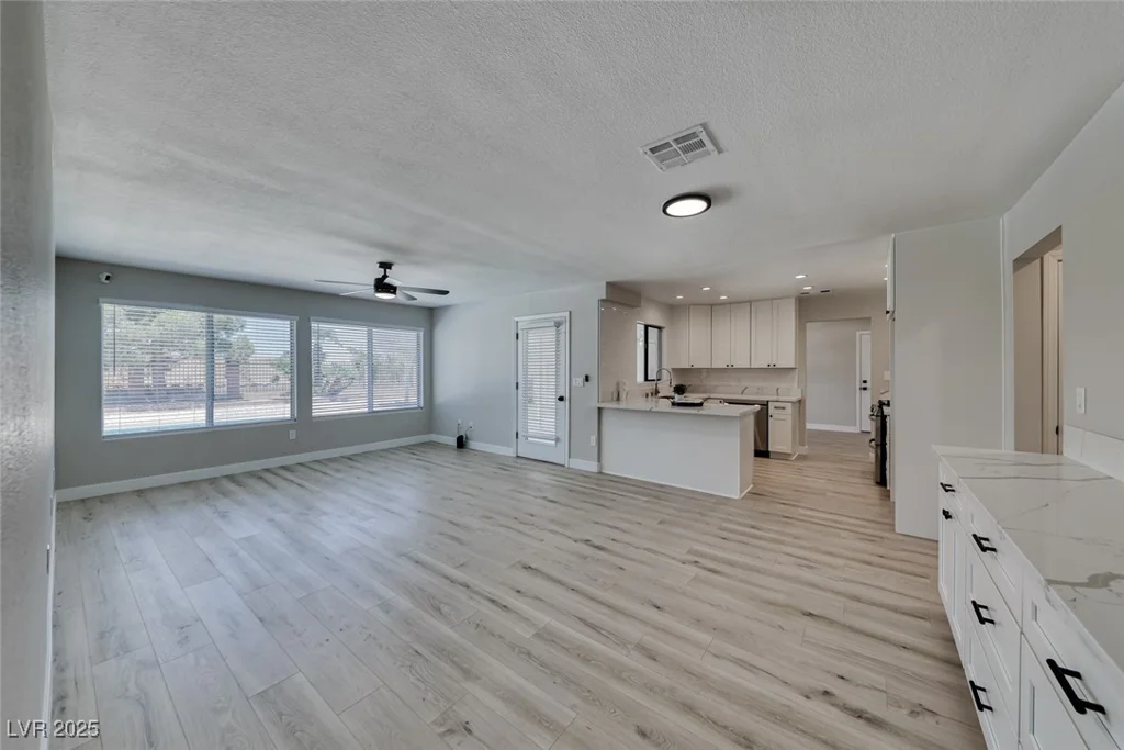 360 Kimberly, Henderson, NV 89015