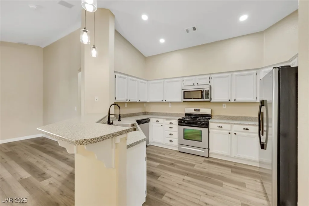 6035 Shadow Oak, North Las Vegas, NV 89031