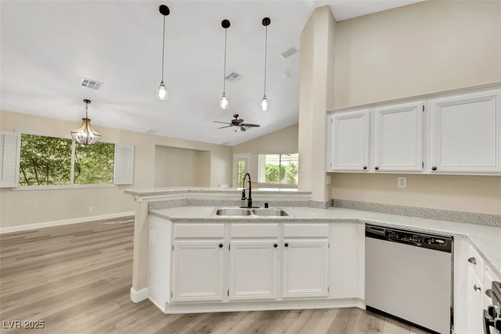 6035 Shadow Oak, North Las Vegas, NV 89031