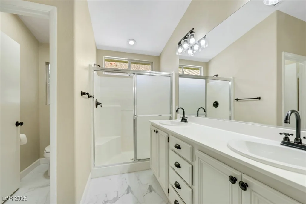 6035 Shadow Oak, North Las Vegas, NV 89031