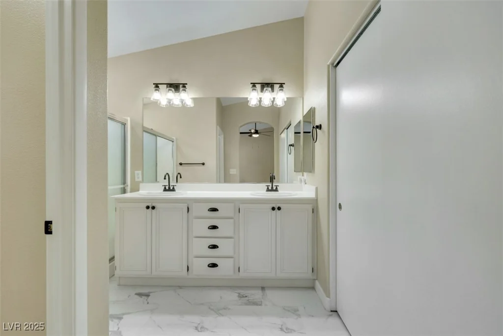 6035 Shadow Oak, North Las Vegas, NV 89031