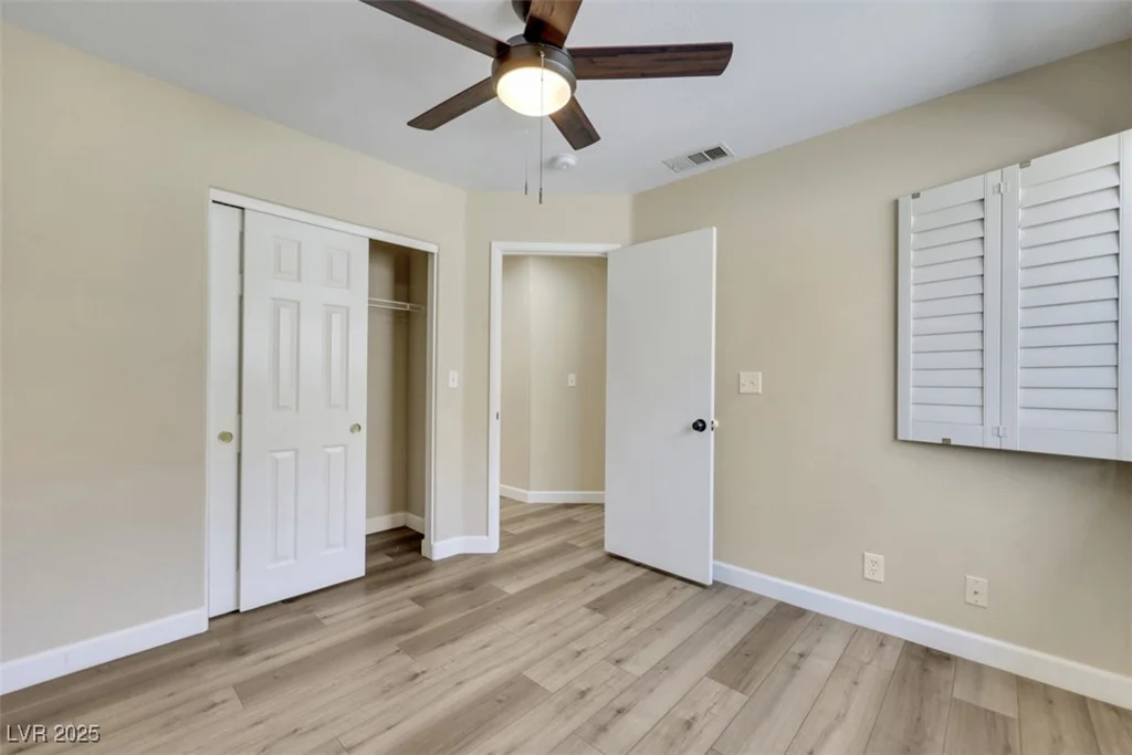 6035 Shadow Oak, North Las Vegas, NV 89031