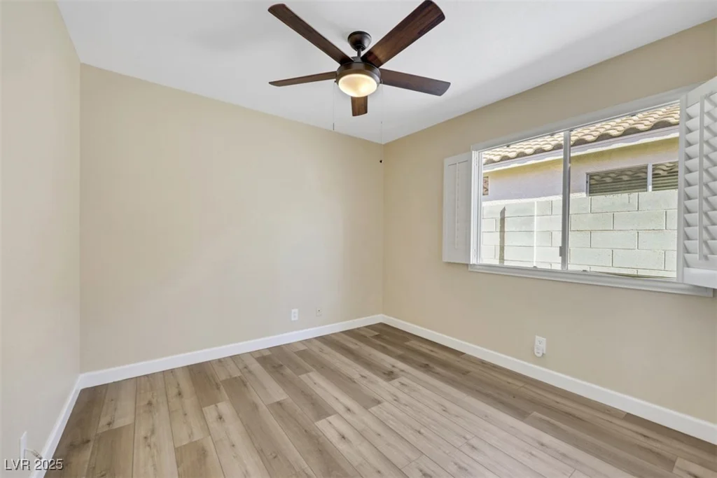6035 Shadow Oak, North Las Vegas, NV 89031