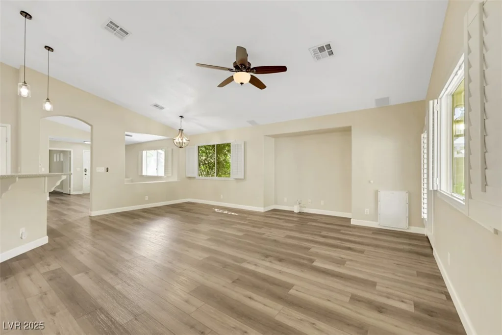 6035 Shadow Oak, North Las Vegas, NV 89031