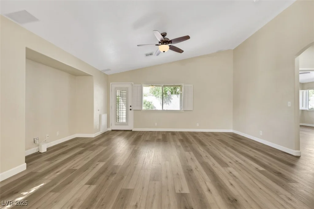 6035 Shadow Oak, North Las Vegas, NV 89031