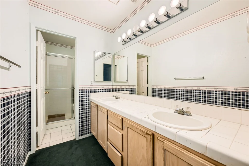2725 Nellis, Las Vegas, NV 89121