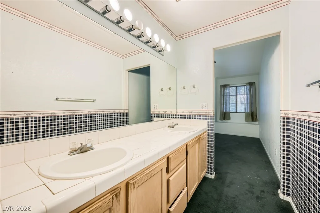 2725 Nellis, Las Vegas, NV 89121