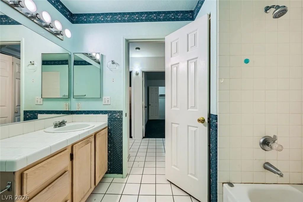 2725 Nellis, Las Vegas, NV 89121