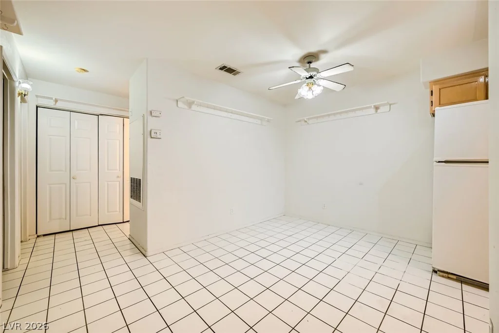 2725 Nellis, Las Vegas, NV 89121
