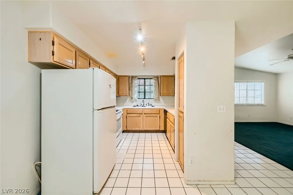 2725 Nellis, Las Vegas, NV 89121