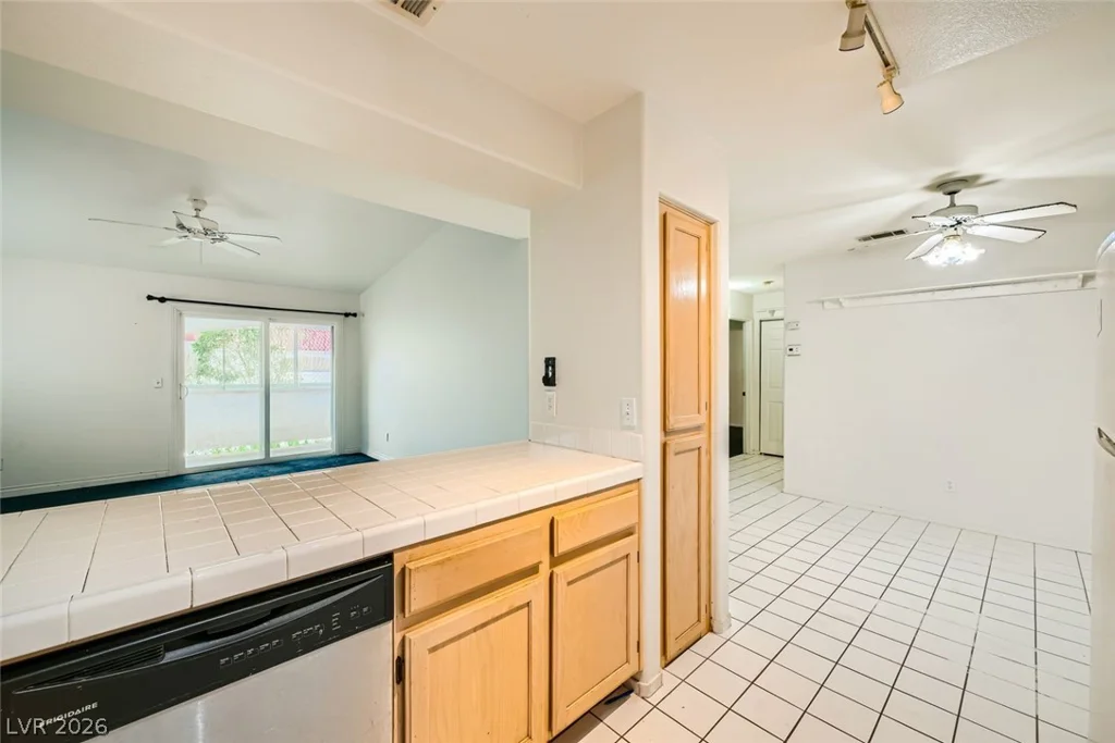 2725 Nellis, Las Vegas, NV 89121