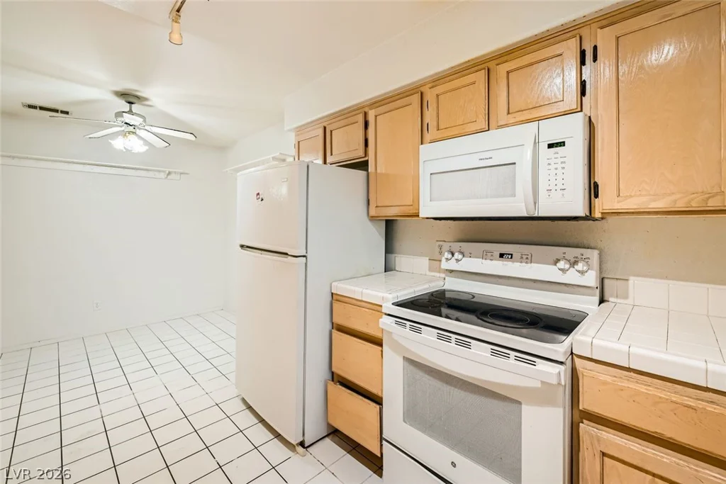 2725 Nellis, Las Vegas, NV 89121