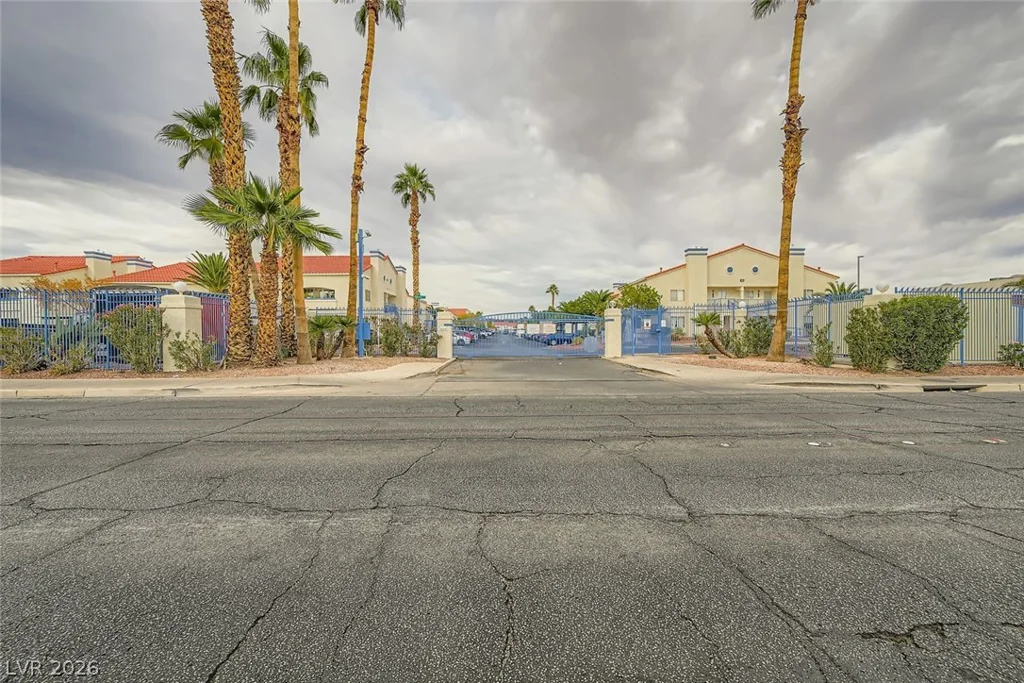 2725 Nellis, Las Vegas, NV 89121
