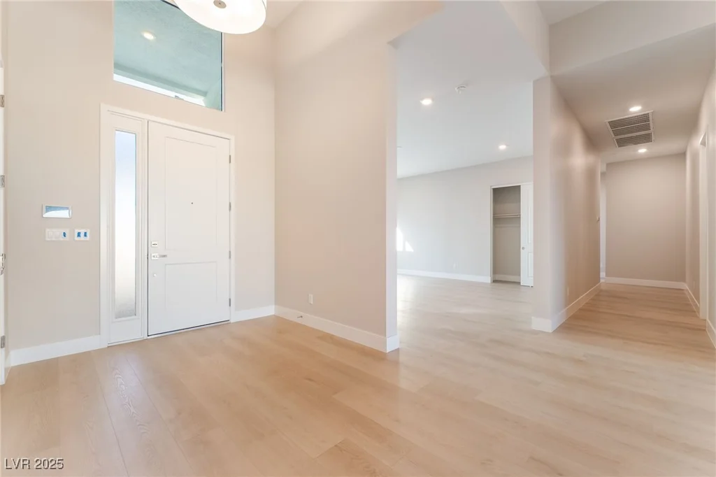9162 Manitou Peak, Las Vegas, NV 89139
