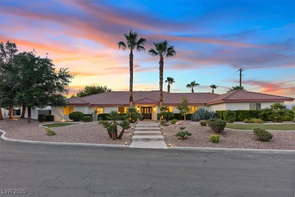 4591 Chieftain, Las Vegas, NV 89129