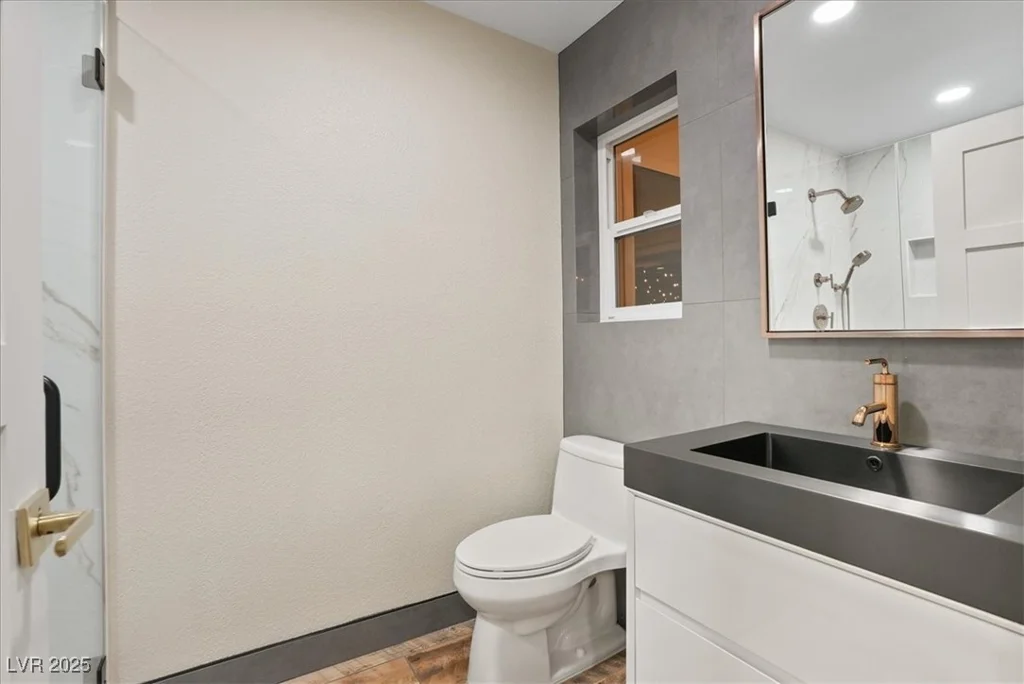 4591 Chieftain, Las Vegas, NV 89129