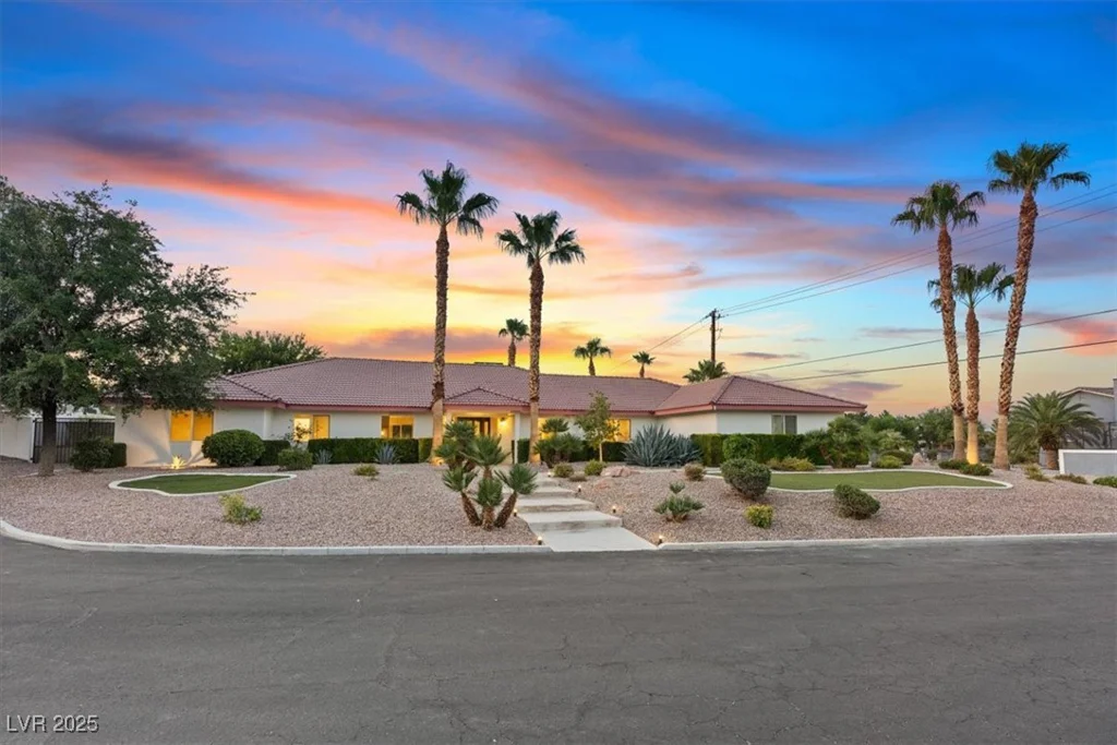 4591 Chieftain, Las Vegas, NV 89129