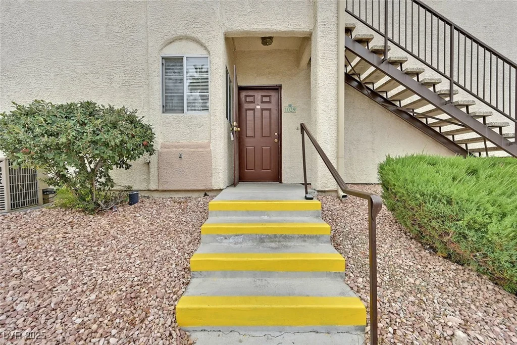 1830 Buffalo, Las Vegas, NV 89128