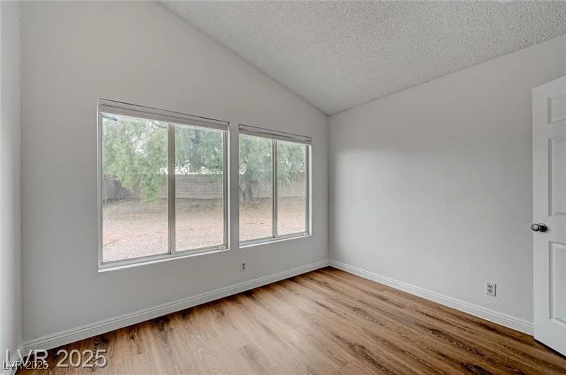 9529 Shallow Brook, Las Vegas, NV 89117