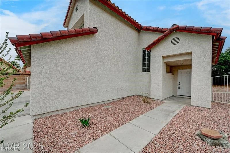9529 Shallow Brook, Las Vegas, NV 89117