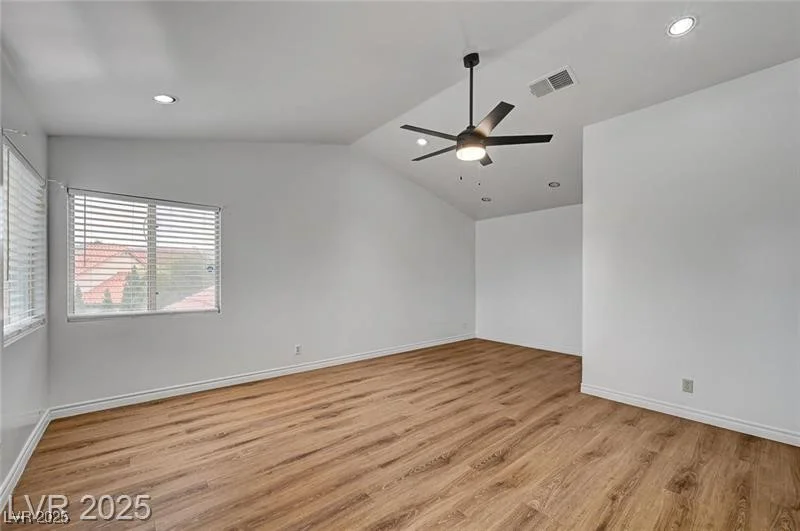 9529 Shallow Brook, Las Vegas, NV 89117