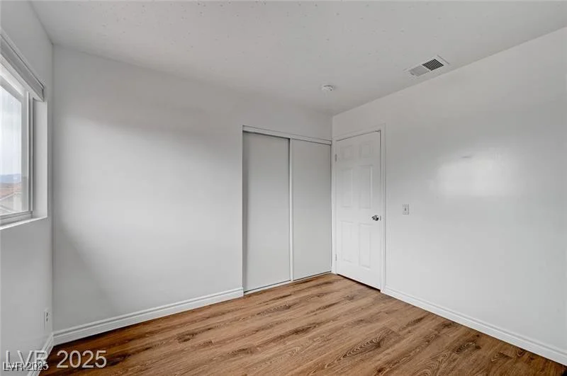 9529 Shallow Brook, Las Vegas, NV 89117