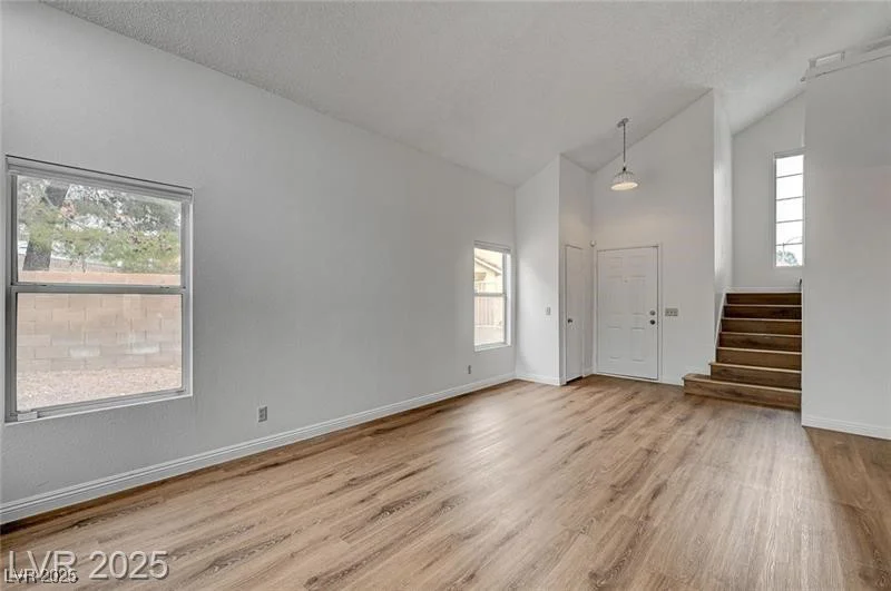 9529 Shallow Brook, Las Vegas, NV 89117
