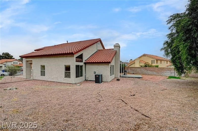 9529 Shallow Brook, Las Vegas, NV 89117