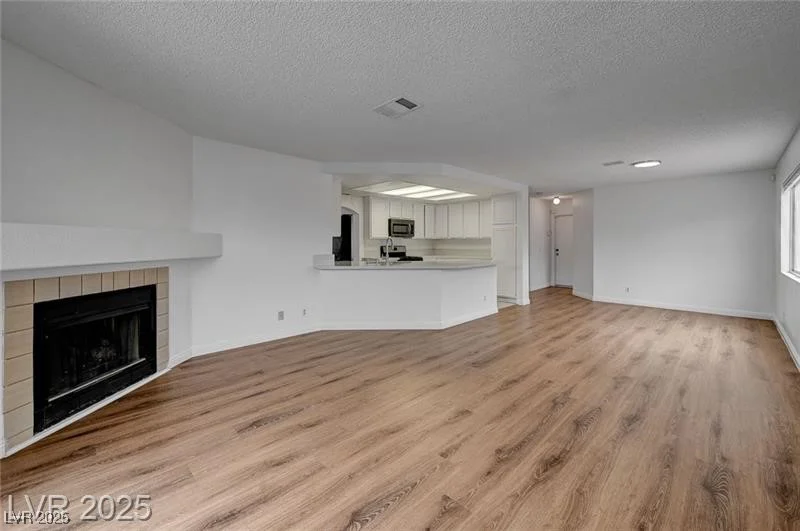 9529 Shallow Brook, Las Vegas, NV 89117
