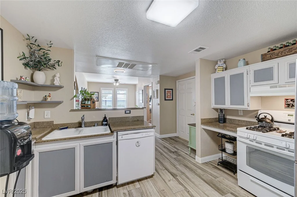 10550 Alexander, Las Vegas, NV 89129