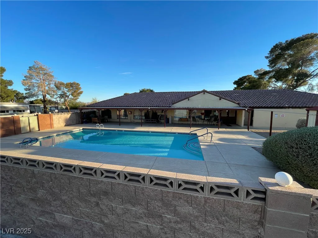 3657 Isle Royale, Las Vegas, NV 89122