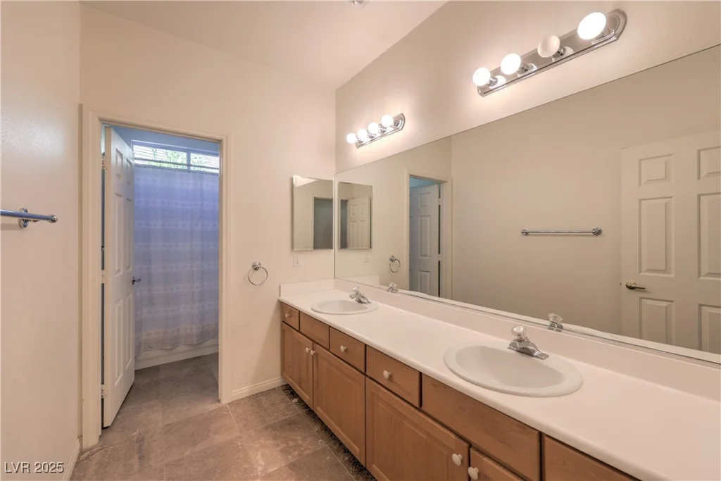 9840 Royal Lamb, Las Vegas, NV 89145