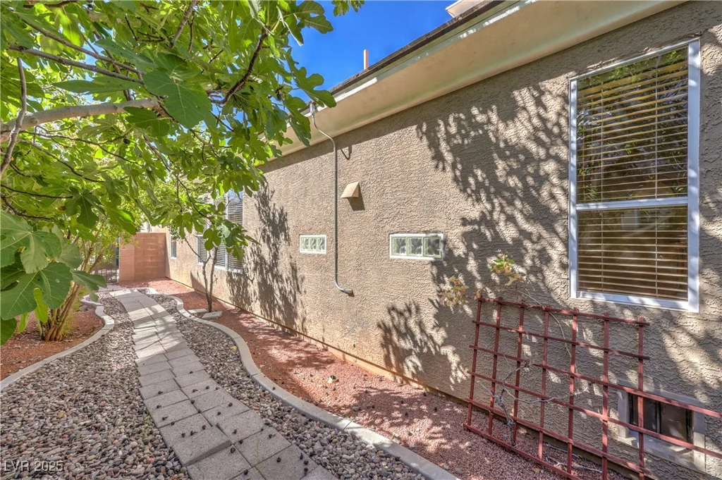 9840 Royal Lamb, Las Vegas, NV 89145