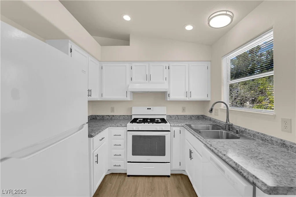6106 Hillside Bloom, Las Vegas, NV 89130